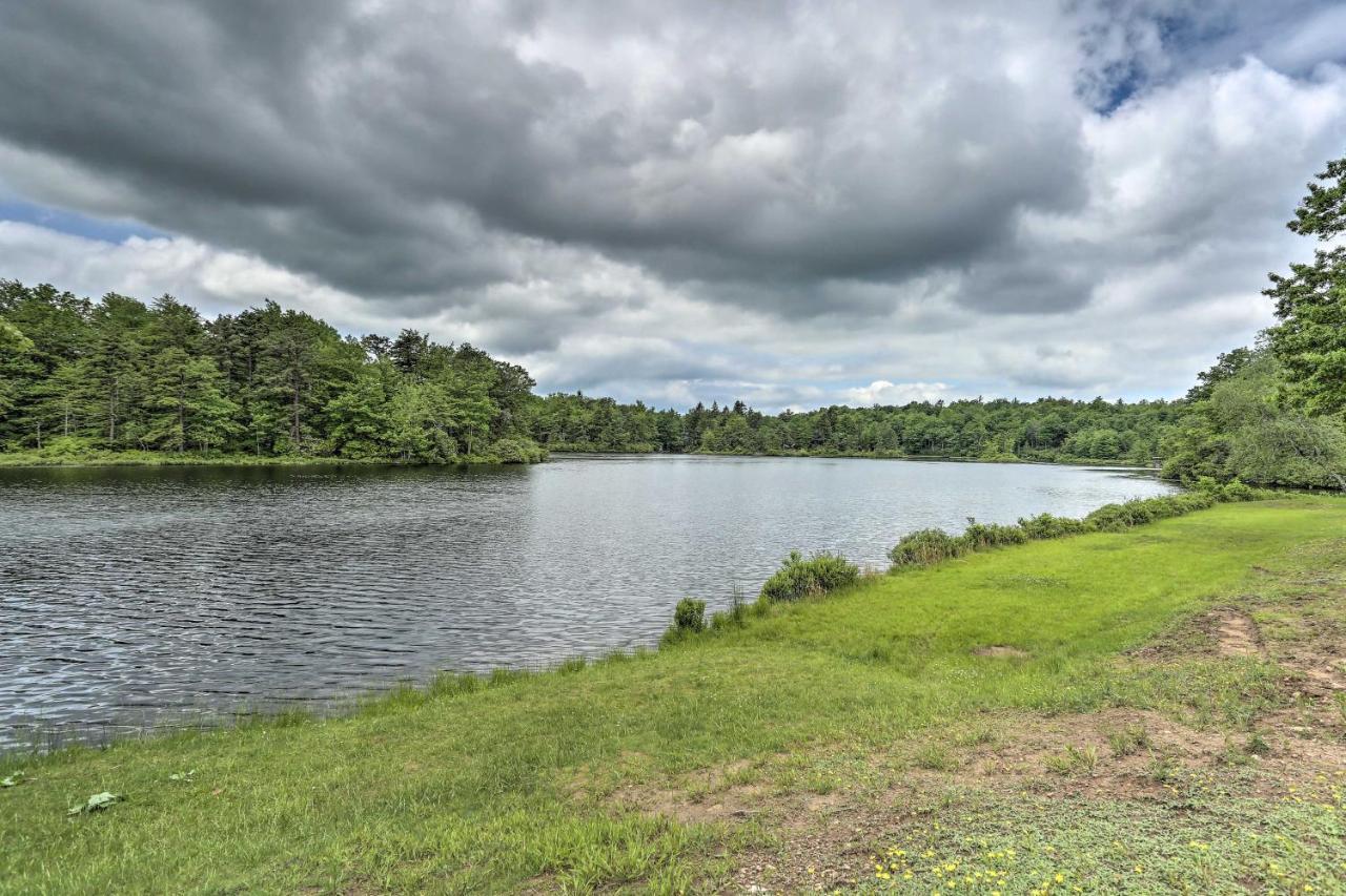 Peaceful Poconos Home With Lake And Pool Access! Long Pond Exterior foto
