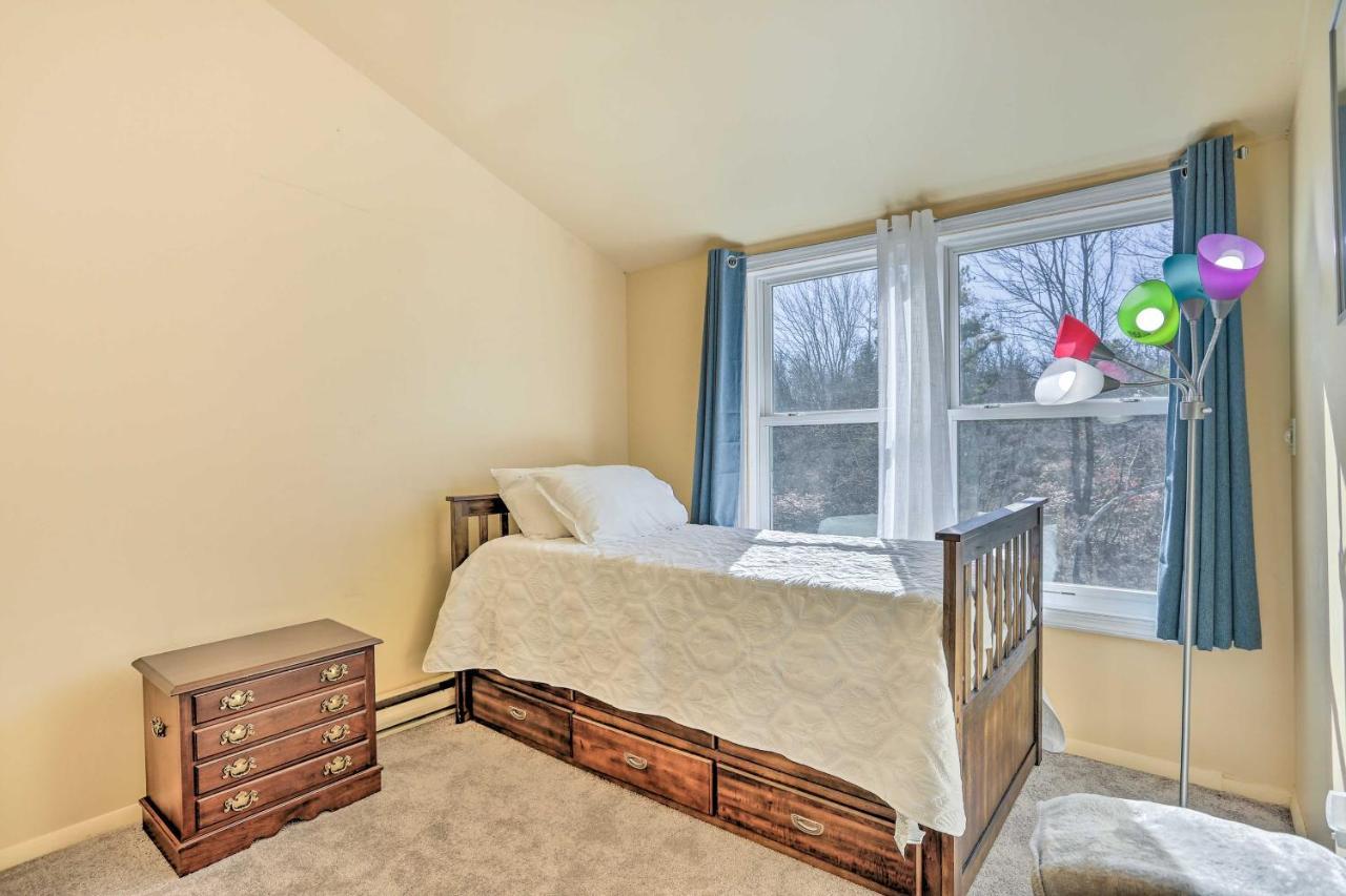 Peaceful Poconos Home With Lake And Pool Access! Long Pond Exterior foto